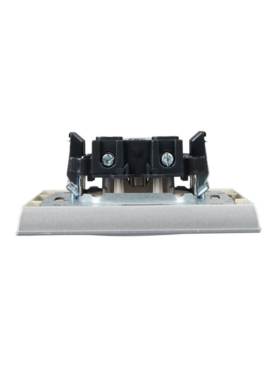 IEK Brite Алюминий Розетка IEK BRITE BASE Алюминий без з/к/ш 10А в сб. РСР10-1-0-БрА BR-R10-10-K47-F