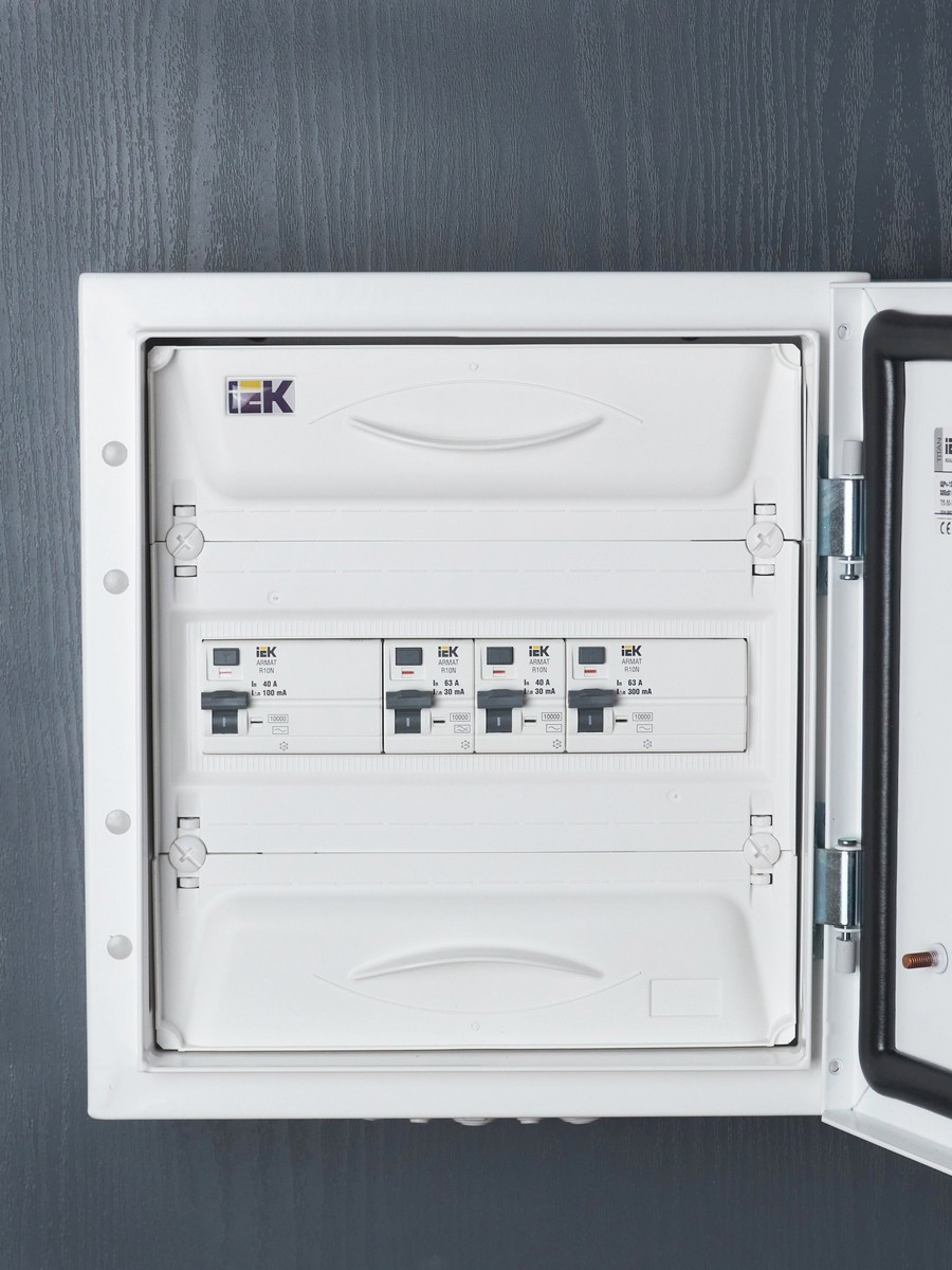 IEK ВДТ УЗО IEK ARMAT R10N 2P 40А 30мА тип AC AR-R10N-2-040C030 