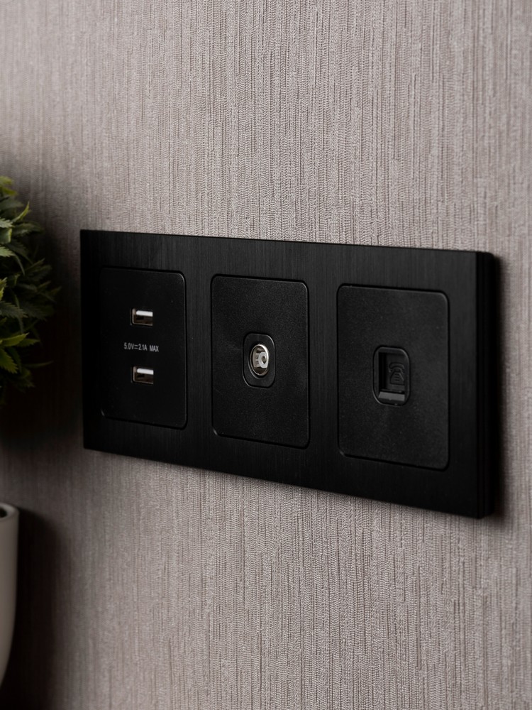 EKF Стокгольм черный Рамка 3-ая EKF PROxima Стокгольм Черный Металл  EZM-G-304-10