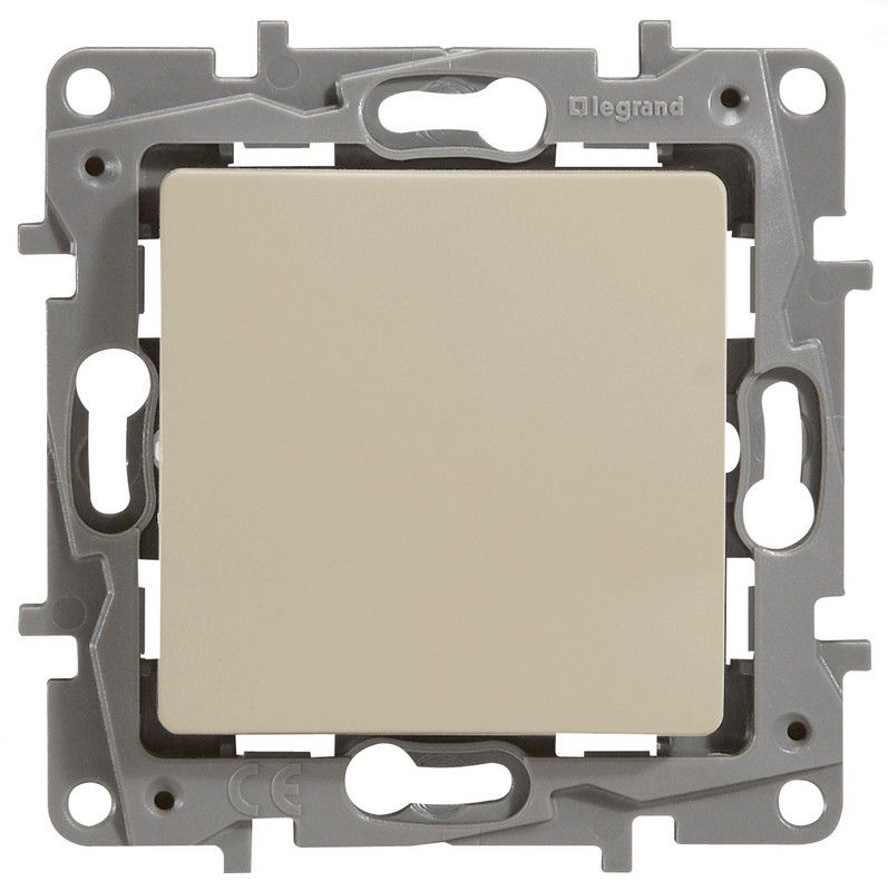 Legrand Etika Слоновая кость Переключатель Legrand Etika слоновая кость 10А, авт. клем. (аналог 672305) 672311