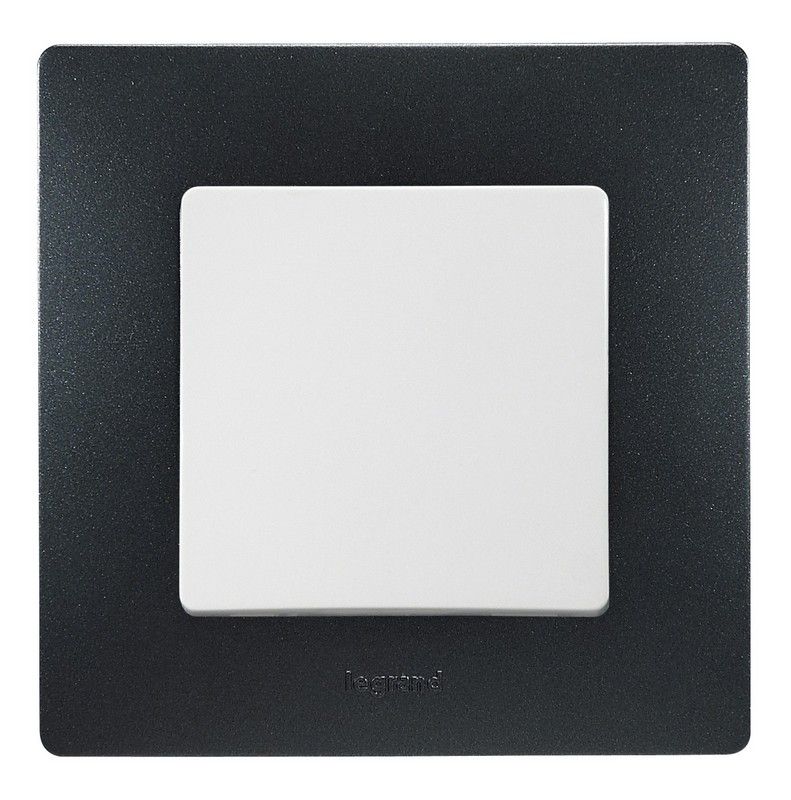 Legrand Etika Белый Выключатель/Переключатель Legrand Etika белый IP44 10А 672200