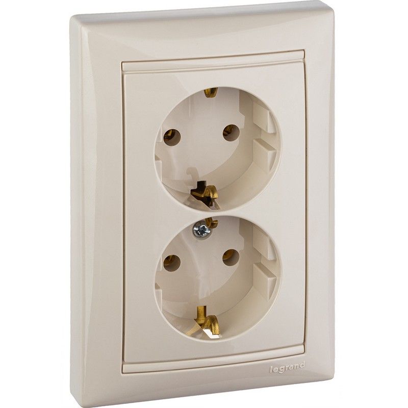 Legrand Valena Classic Кремовый Розетка Legrand Valena Крем 2-ая с/з 774370