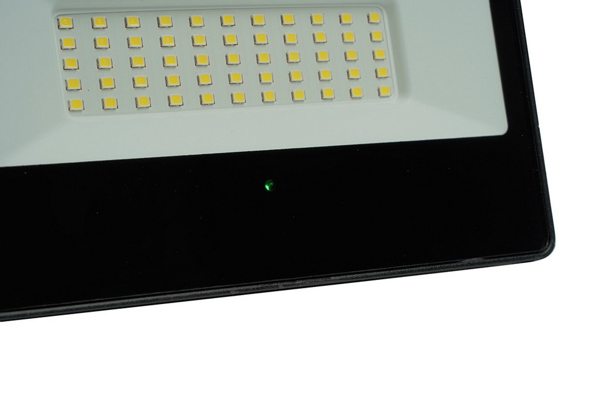 Прожекторы светодиодные Светодиодный прожектор Feron LL-960 с солнечной панелью IP65 20W 6400K 51284 