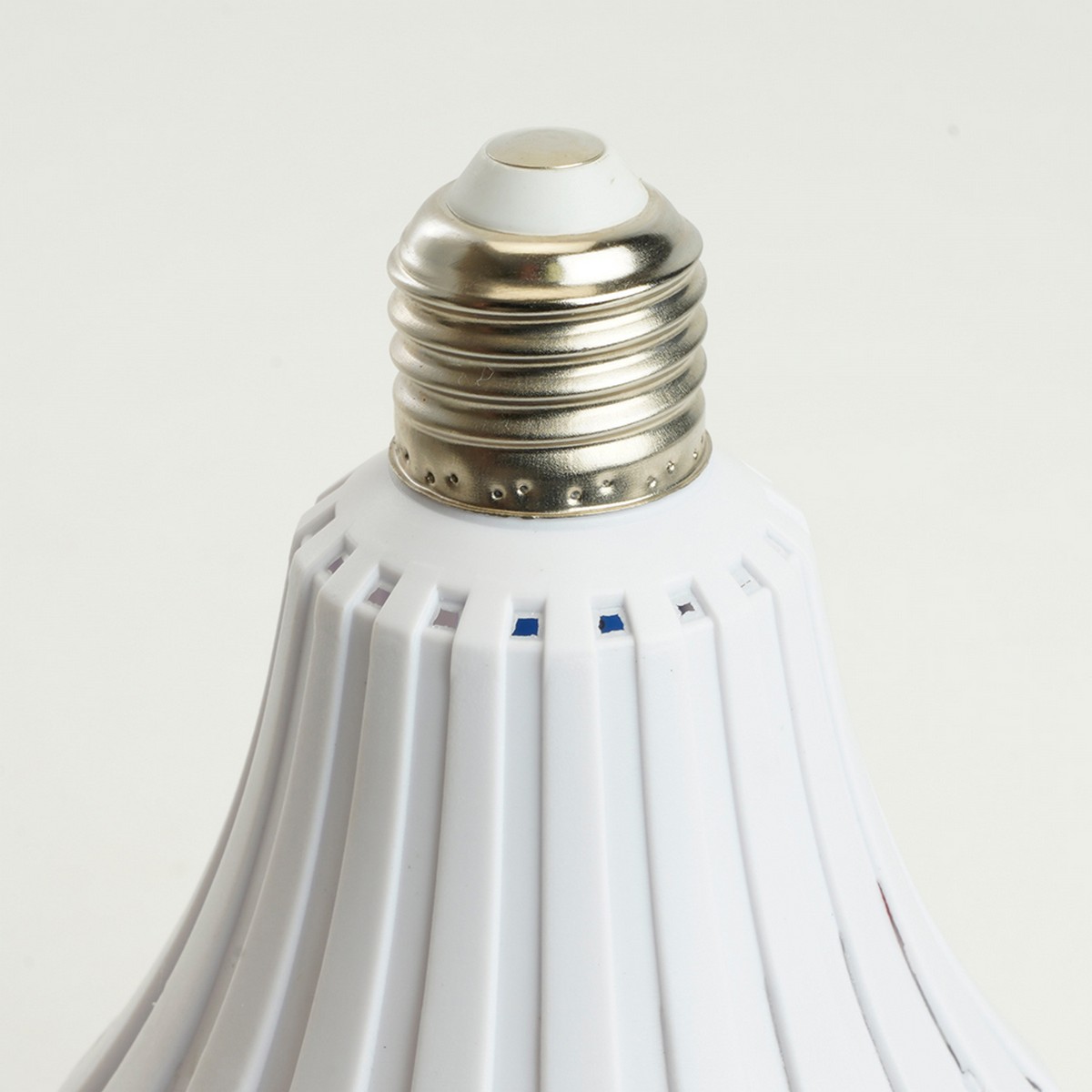 E27 Светильник аккумуляторный Feron EL116 12W Е27 белый 48980 