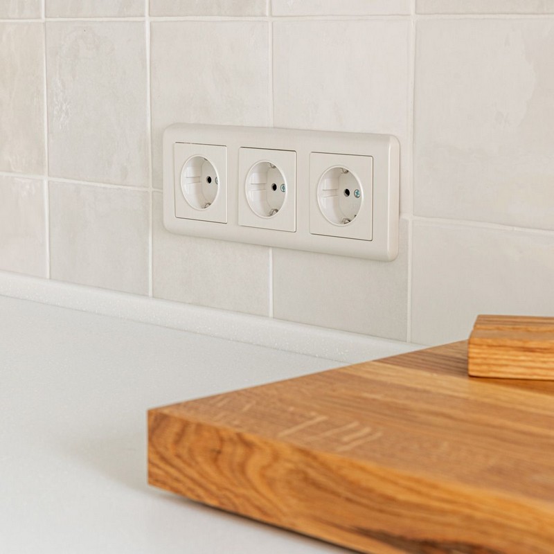 Werkel Перламутр рифленый механизмы Розетка Werkel с заземлением и шторками перламутровый рифленый W1171113