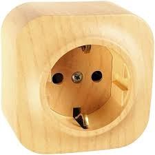 Накладные Розетки и выключатели Legrand Quteo Дерево Розетка Legrand Quteo с заземлением со шторками дерево  782280