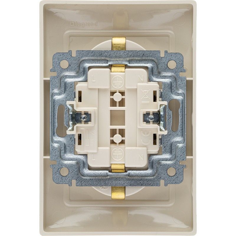 Legrand Valena Classic Кремовый Розетка Legrand Valena Крем 2-ая с/з 774370