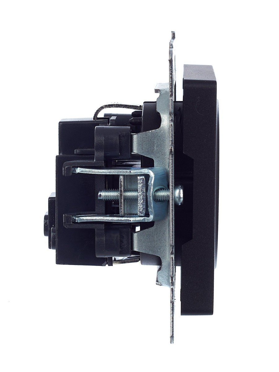 IEK Brite Черный Розетка IEK BRITE с/з без шторок 16А РС11-1-0-БрЧ черный BR-R11-16-K02