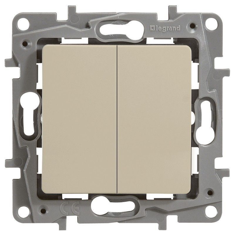 Legrand Etika Слоновая кость Переключатель Legrand Etika слоновая кость 2-клавишный, 10А, авт. клем 672312