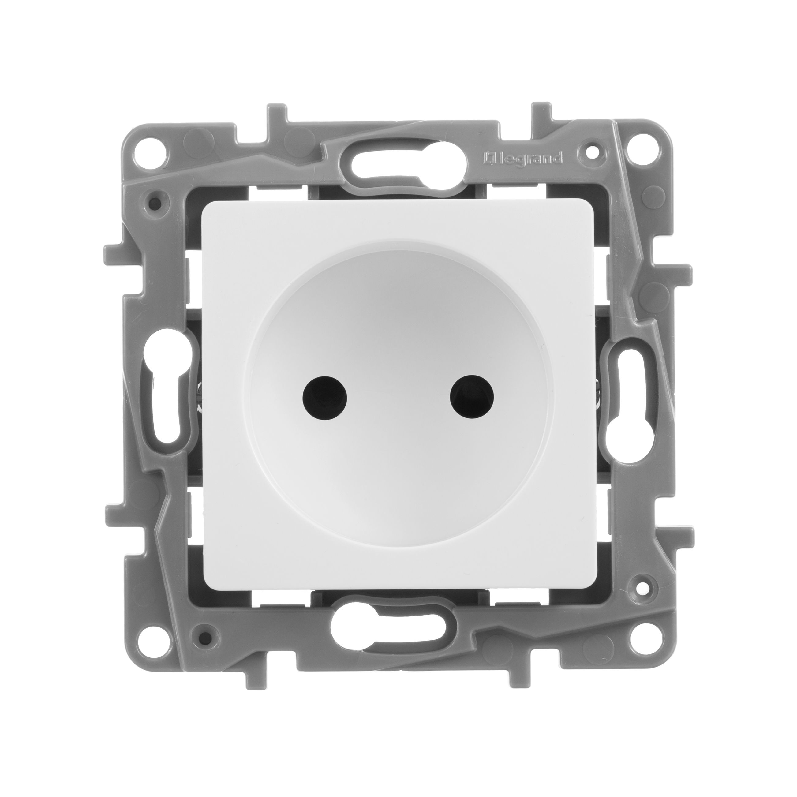 Legrand Etika Белый Розетка электрическая Legrand Etika белый б/з со шторками, винт. клем. 672234