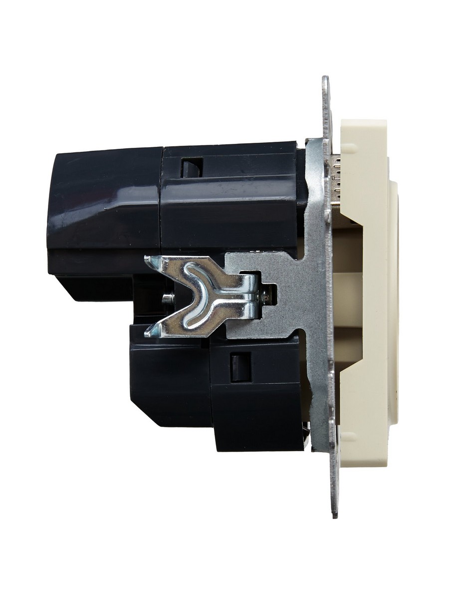 IEK Brite Бежевый Розетка IEK BRITE с с/з и шторками 16А с USB A+C 18Вт РЮш11-1-БрКр бежевый BR-R14-16-U22-018-K10