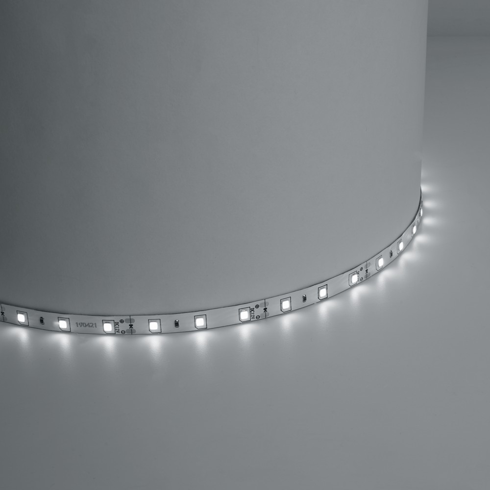 Светодиодная лента белая нейтральная Лента светодиодная Feron LS603 60SMD(2835)/м 4.8Вт/м 12V 4000К IP20 5 метров 41446 