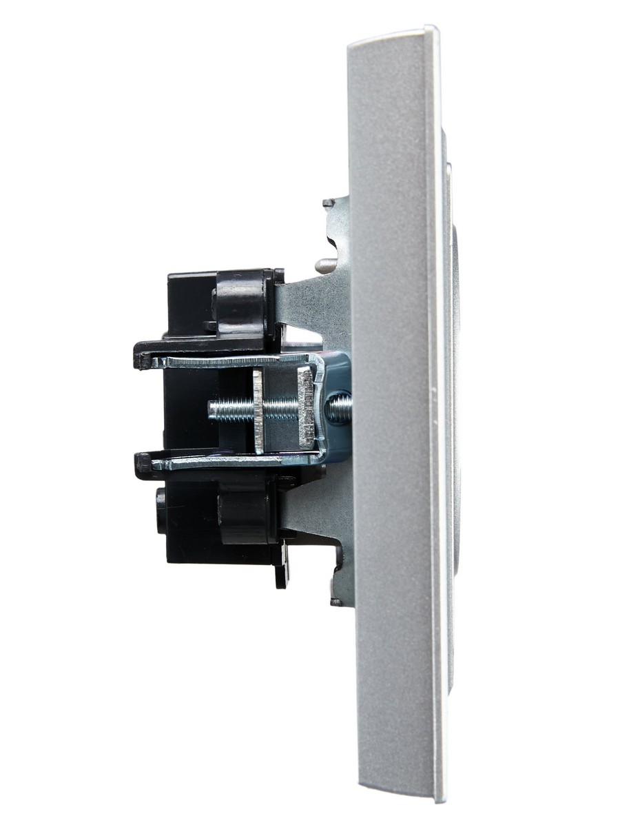 IEK Brite Алюминий Розетка IEK BRITE BASE Алюминий без з/к/ш 10А в сб. РСР10-1-0-БрА BR-R10-10-K47-F