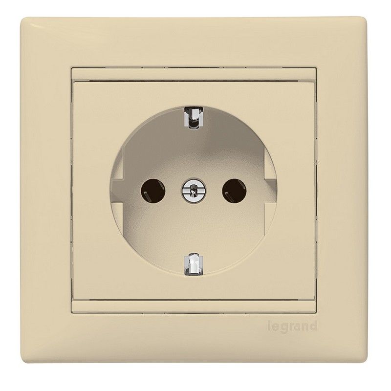 Legrand Valena Classic Кремовый Розетка Legrand Valena Крем 1-ая с/з с защитными шторками 774321