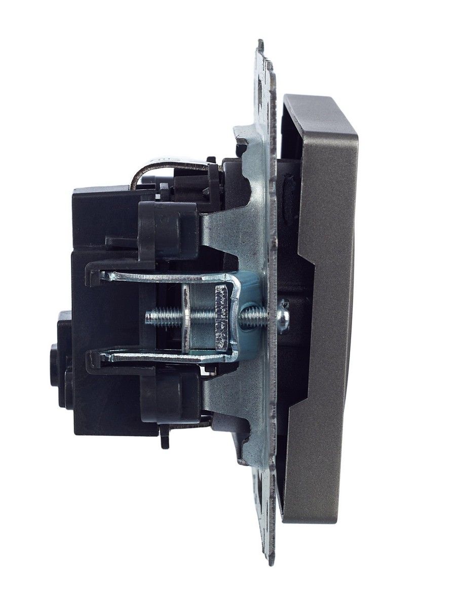 IEK Brite Сталь Розетка IEK BRITE с/з с шторками 16А РС14-1-0-БрС сталь BR-R14-16-K46