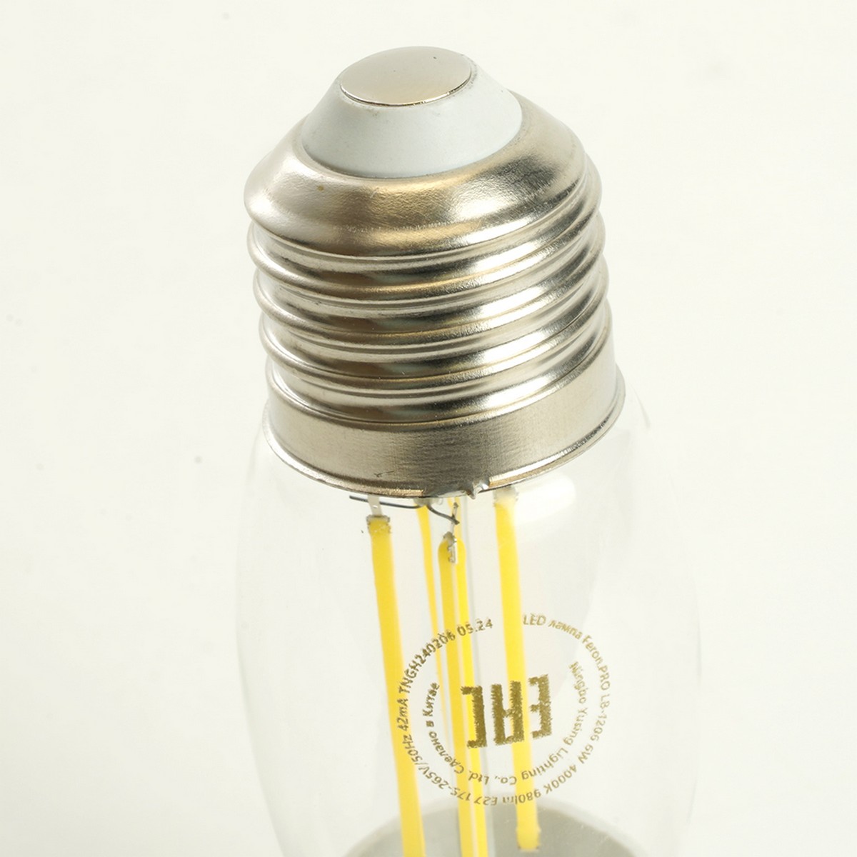 E27 Лампа светодиодная Feron.PRO LB-1208 Свеча E27 8W 175-265V 4000K 51242 
