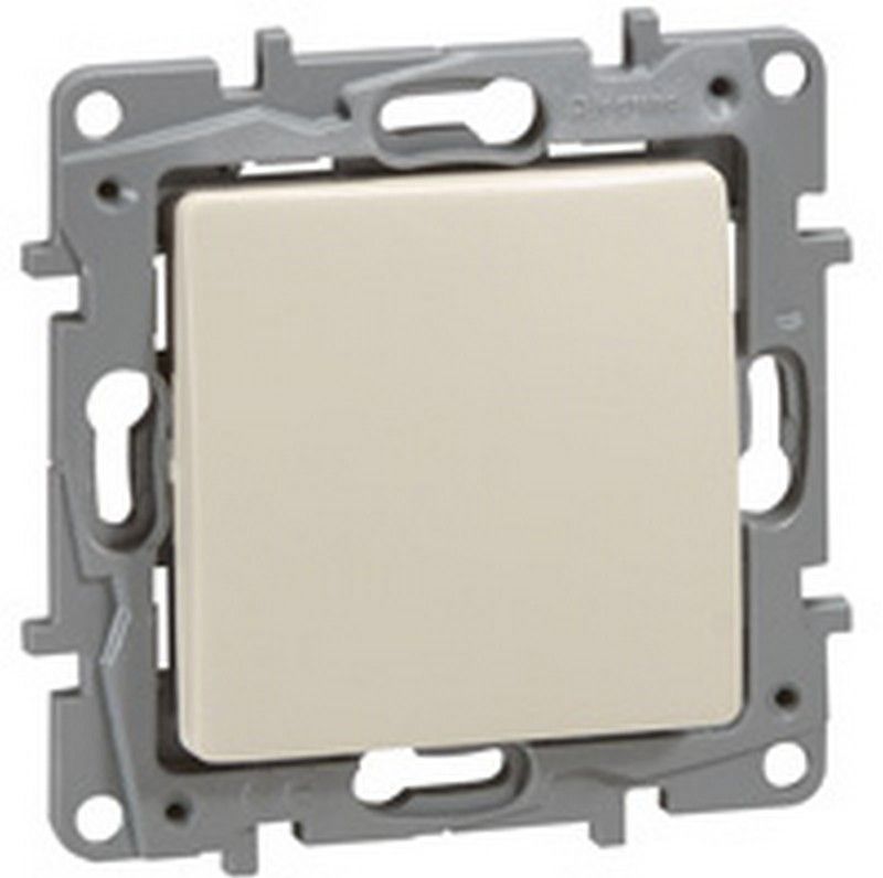 Legrand Etika Слоновая кость Переключатель Legrand Etika слоновая кость 10А, авт. клем. (аналог 672305) 672311