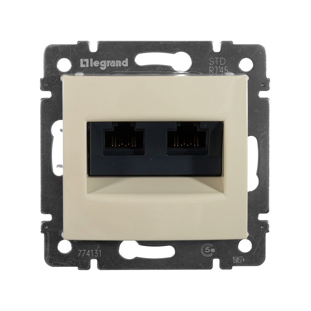 Legrand Valena Classic Кремовый Розетка компьютерная RJ45 Legrand Valena Крем 2-ая 5 кат.крепление винт с лапками 774131