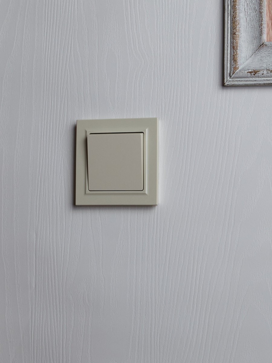 IEK Brite Рамки Рамка IEK BRITE 1-местная IP44Р У-1-БрКр-44 бежевый BR-M12-44-K10