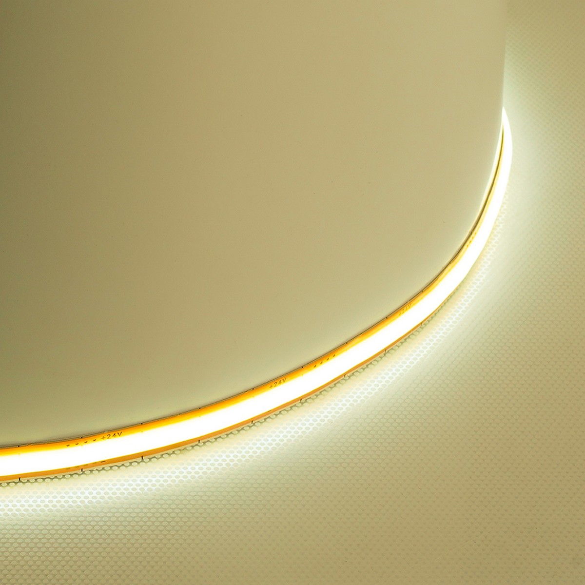 Светодиодная лента белая теплая Лента светодиодная Feron LS536 720SMD(2110) 10Вт/м 24V 5000*8*1.8мм IP20 3000К 53097 