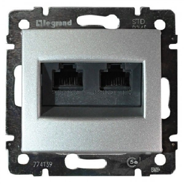 Legrand Valena Classic Алюминий Розетка компьютерная RJ45 Legrand Valena Алюминий 2-ая 5 кат.крепление винт с лапками 770231