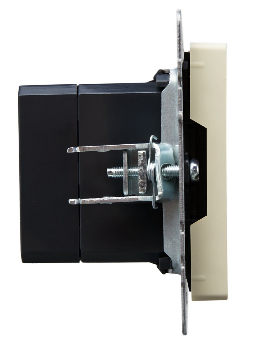 IEK Brite Бежевый Розетка IEK BRITE USB A+C 18Вт РЮ11-1-БрКр бежевый BR-U22-018-K10