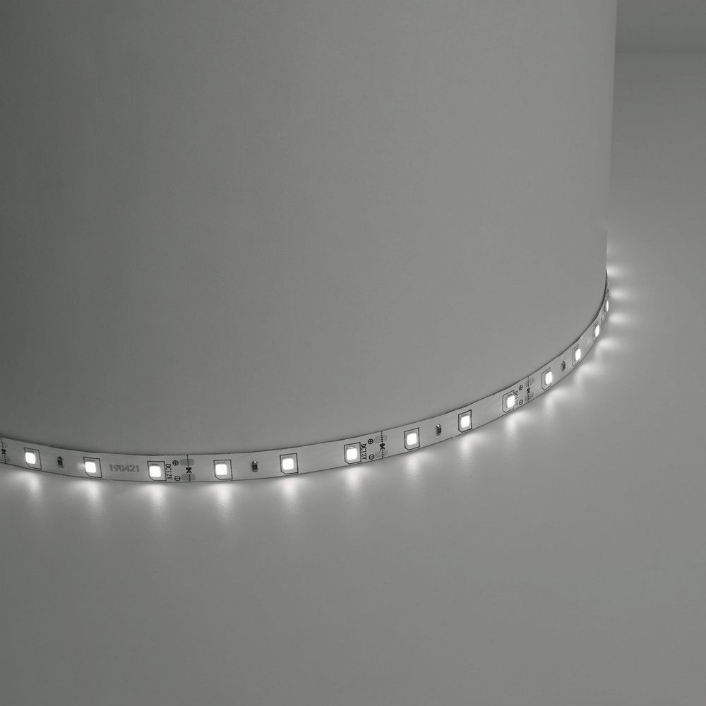Светодиодная лента белая нейтральная Лента светодиодная Feron LS603 60SMD(2835)/м 4.8Вт/м 12V 4000К IP20 5 метров 41446 