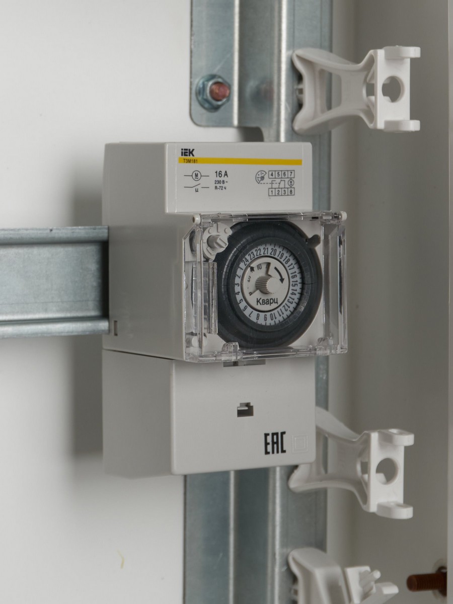 Реле напряжения и контроля фаз Таймер IEK KARAT ТЭМ181 аналоговый 16А 230В на DIN-рейку MTA20-16 