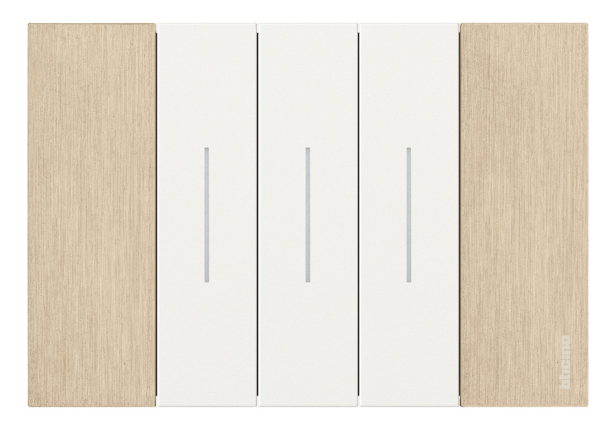 Bticino Living Now Рамки Рамка BT Living now Золото итальянский стандарт 3 мод KA4803ZW