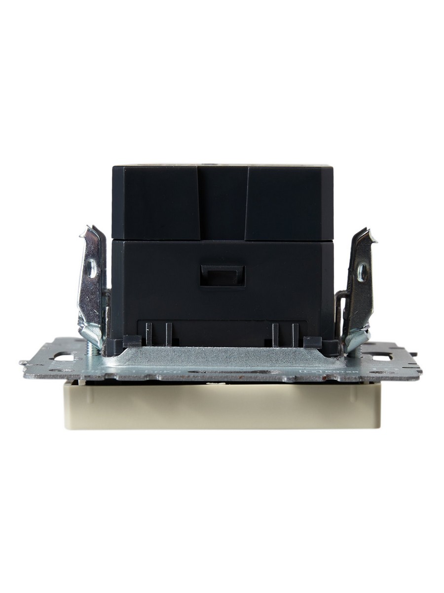 IEK Brite Бежевый Розетка IEK BRITE USB A+C 18Вт РЮ11-1-БрКр бежевый BR-U22-018-K10