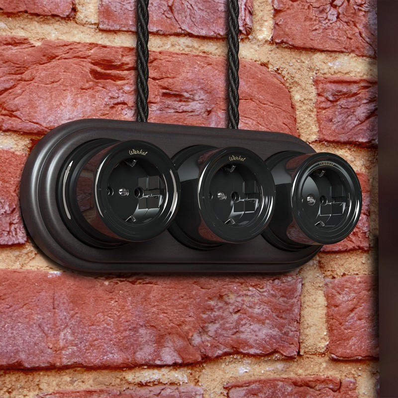 Werkel Ретро Розетка Werkel с заземлением (черный) Ретро W5671008