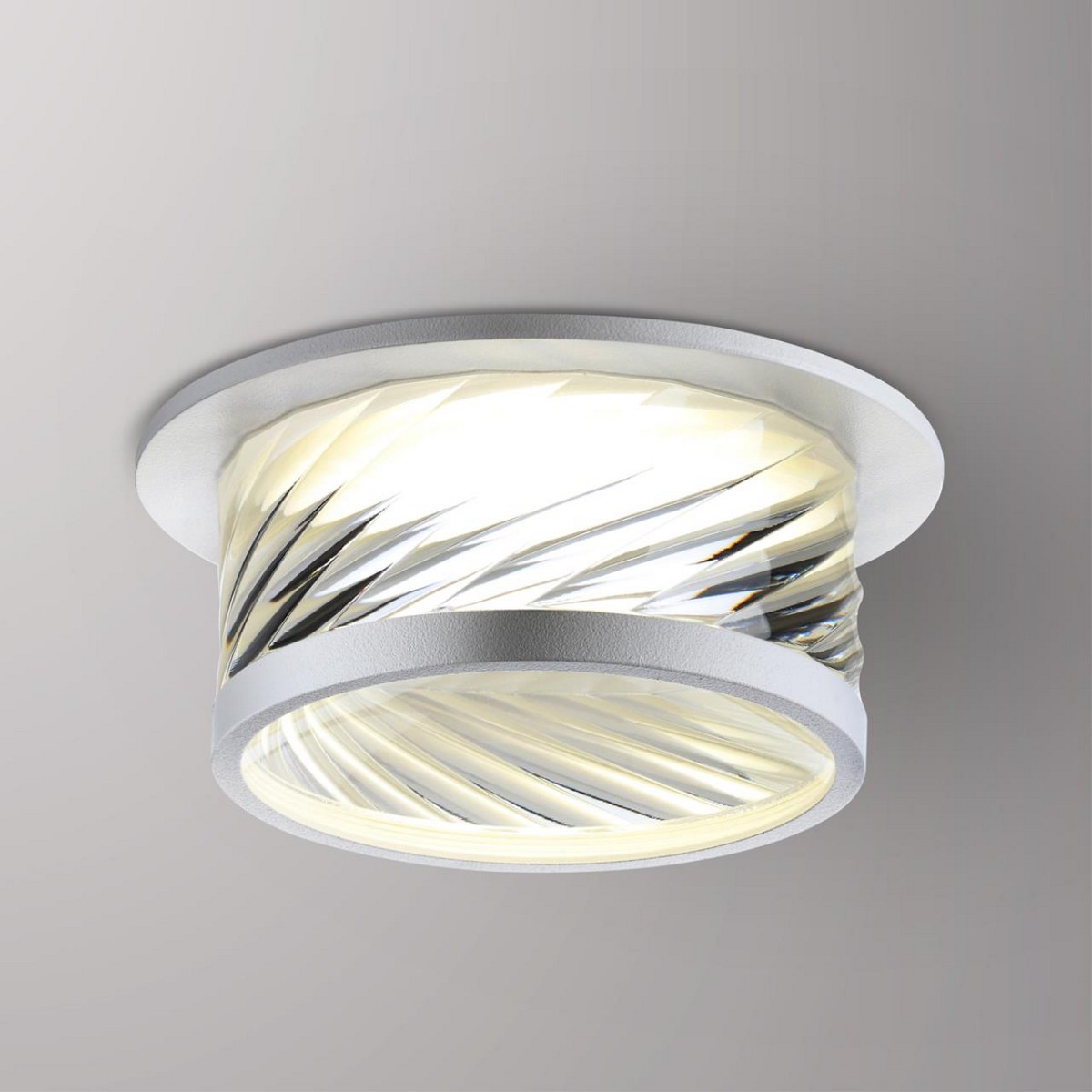 Встраиваемые светодиодные светильники Светильник встраиваемый NOVOTECH 370919 GEM 