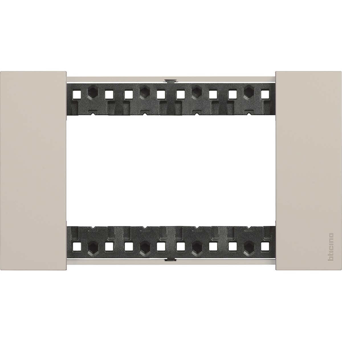 Bticino Living Now Рамки Рамка BT Living now Песочный итальянский стандарт 4 мод KA4804KM