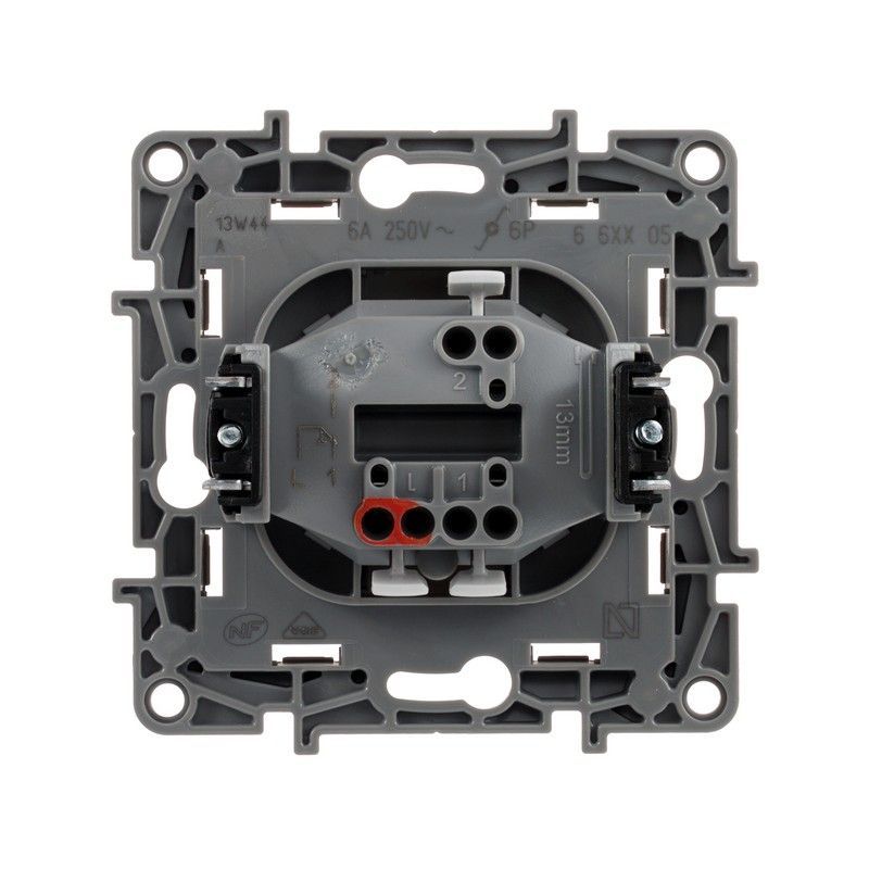 Legrand Etika Белый Кнопка Legrand Etika белый автоматическая 6А 672214