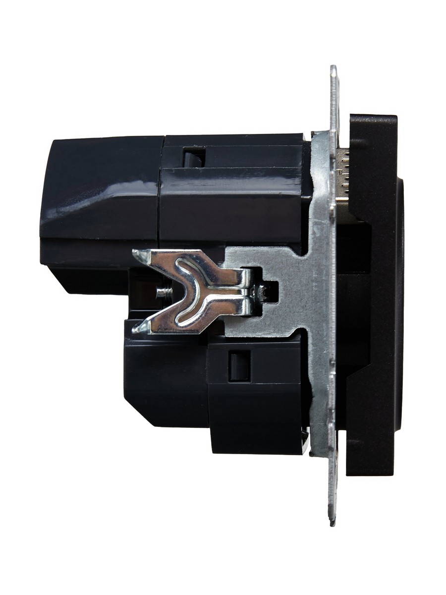 IEK Brite Черный Розетка IEK BRITE с с/з и шторками 16А с USB A+C 18Вт РЮш11-1-БрЧ черный BR-R14-16-U22-018-K02