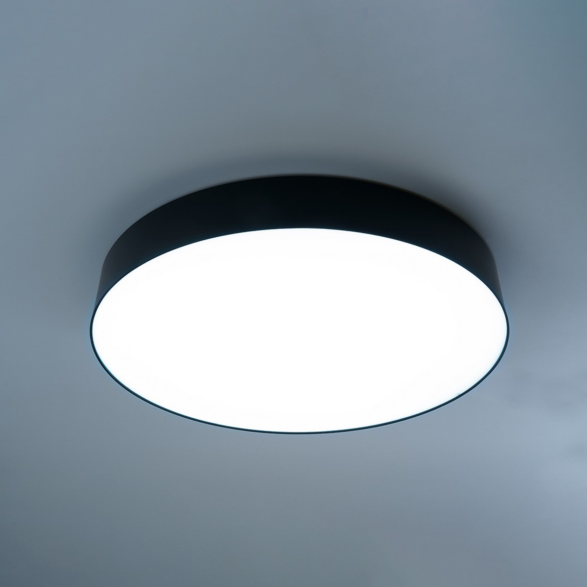 Управляемые светодиодные светильники и люстры Светодиодный управляемый светильник Feron AL6200 “Simple matte” 60W черный 48066 