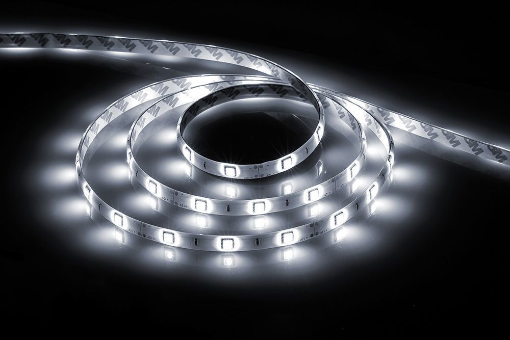 Светодиодная лента белая холодная Лента светодиодная Feron LS607 60SMD(5050)/м 14,4Вт/м 12V 6500K IP65 5 метров 27652 