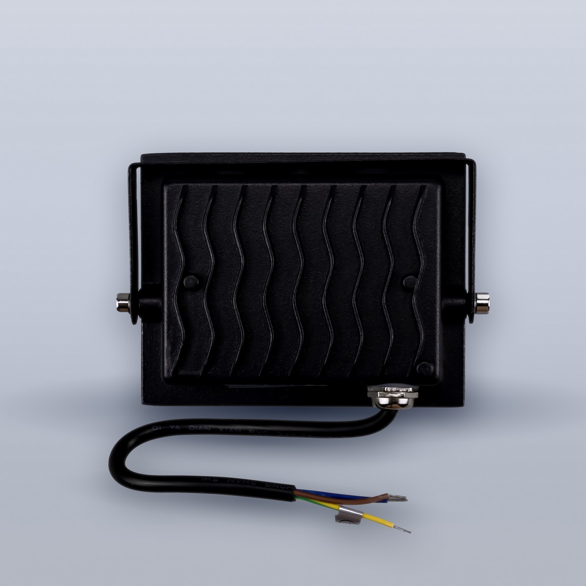 Прожекторы светодиодные Светодиодный прожектор ELEGANZ тонкий LUX 20W теплый 3000К 220V 1204 