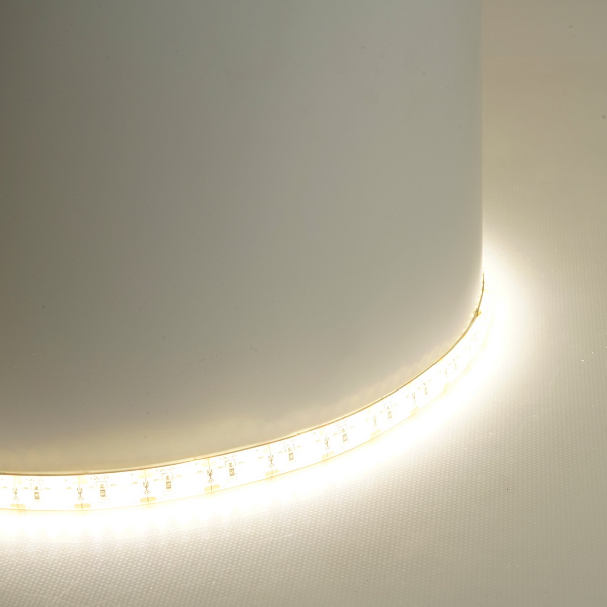 Светодиодная лента белая нейтральная Лента светодиодная Feron LS626 180SMD(2835)/м 17Вт/м 12V 4000К IP65 5 метров 51639 
