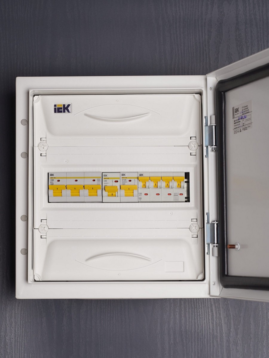 1 полюсные (однополюсные) Автоматический выключатель IEK KARAT ВА 47-100 1Р 80А 10 кА х-ка С MVA40-1-080-C 