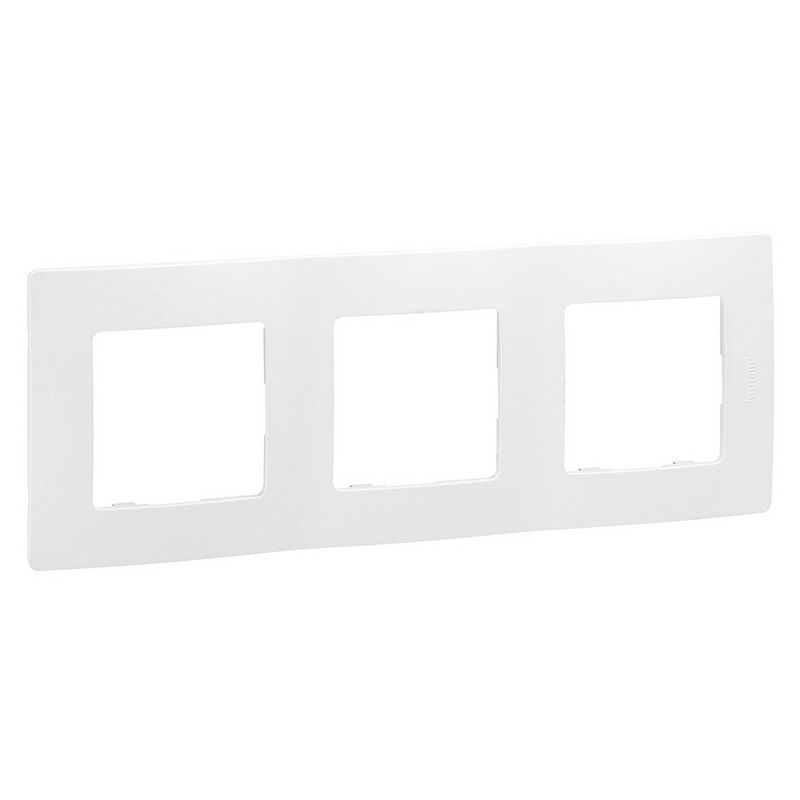 Legrand Etika Белый Рамка Legrand Etika белый 3-ая 672503