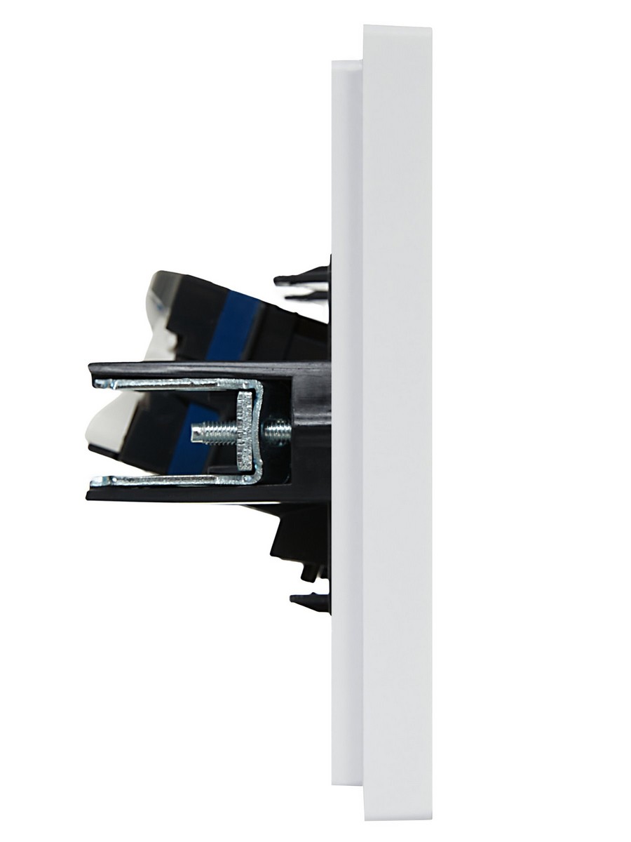 IEK FORTE&PIANO Белый Розетка IEK FORTE&PIANO Белый комп. RJ45 кат.6 FP231