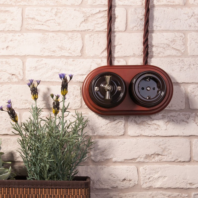 Werkel Ретро Выключатель Werkel на 4 положения двухклавишный (коричневый) Ретро W5620014