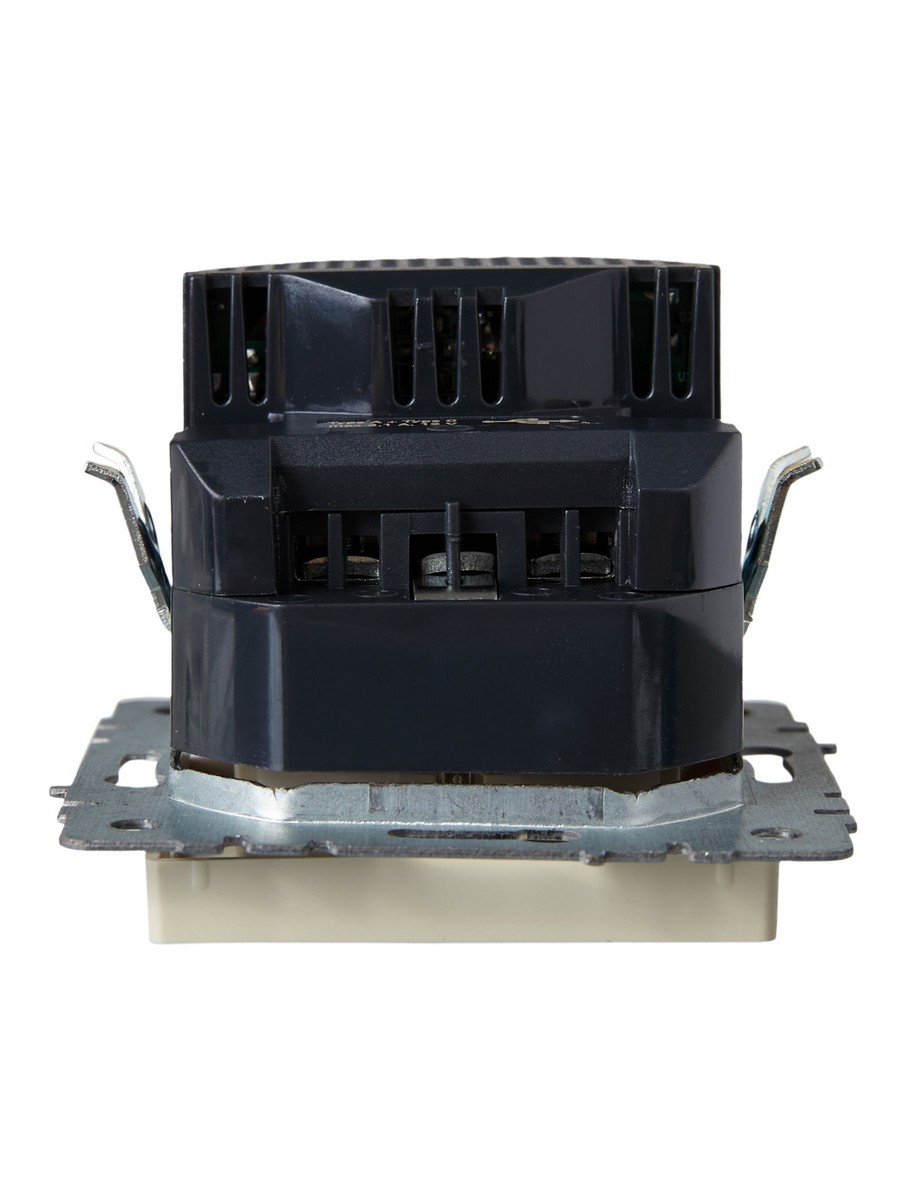 IEK Brite Бежевый Розетка IEK BRITE с с/з и шторками 16А с USB A+C 18Вт РЮш11-1-БрКр бежевый BR-R14-16-U22-018-K10