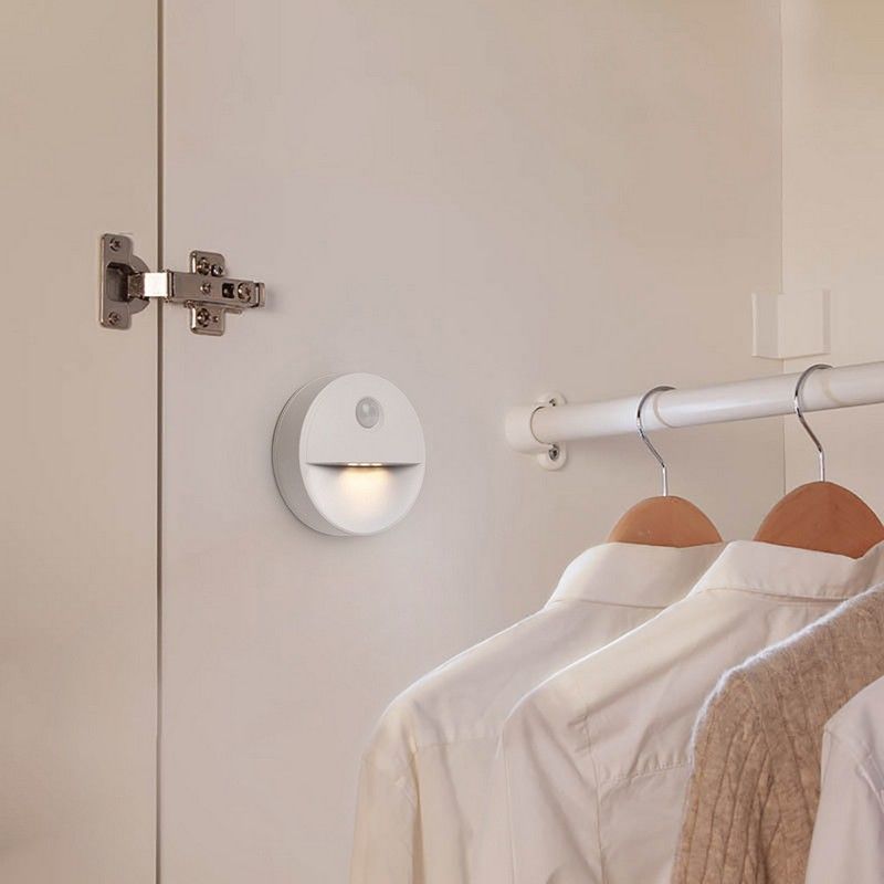 Встраиваемые светодиодные светильники Светильник светодиодный для лестницы с датчиком движения и освещенности Feron FN1221 0,5W белый 41882 