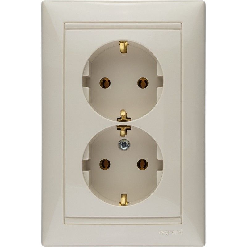 Legrand Valena Classic Кремовый Розетка Legrand Valena Крем 2-ая с/з 774370