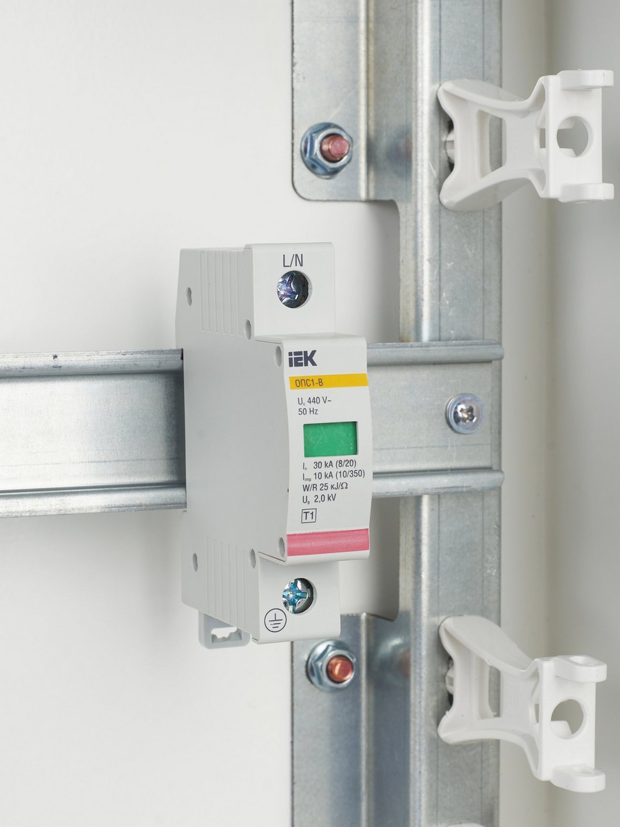 Реле напряжения и контроля фаз Ограничитель перенапряжения IEK KARAT (УЗИП) ОПС1-B 1Р In=30kA Un=400B Im=60kA MOP20-1-B 