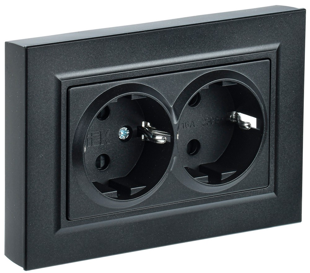 IEK Brite Черный Розетка IEK BRITE 2-ая с/з с шторками 16А в сборе РСш12-3-БрЧ черный BR-R24-16-K02-F